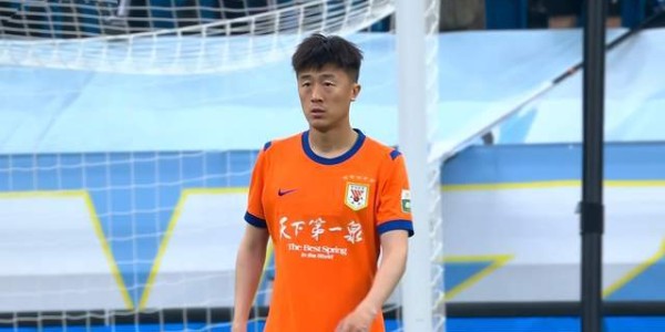 九游娱乐-国足只带2左后卫 毛伟杰+谢文能各踢1场？武磊象征出场 7前锋竞争