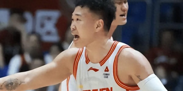 九游娱乐app下载-浙深战争议哨！贺希宁三步上篮走步了吗？两位专家给出相同的解读